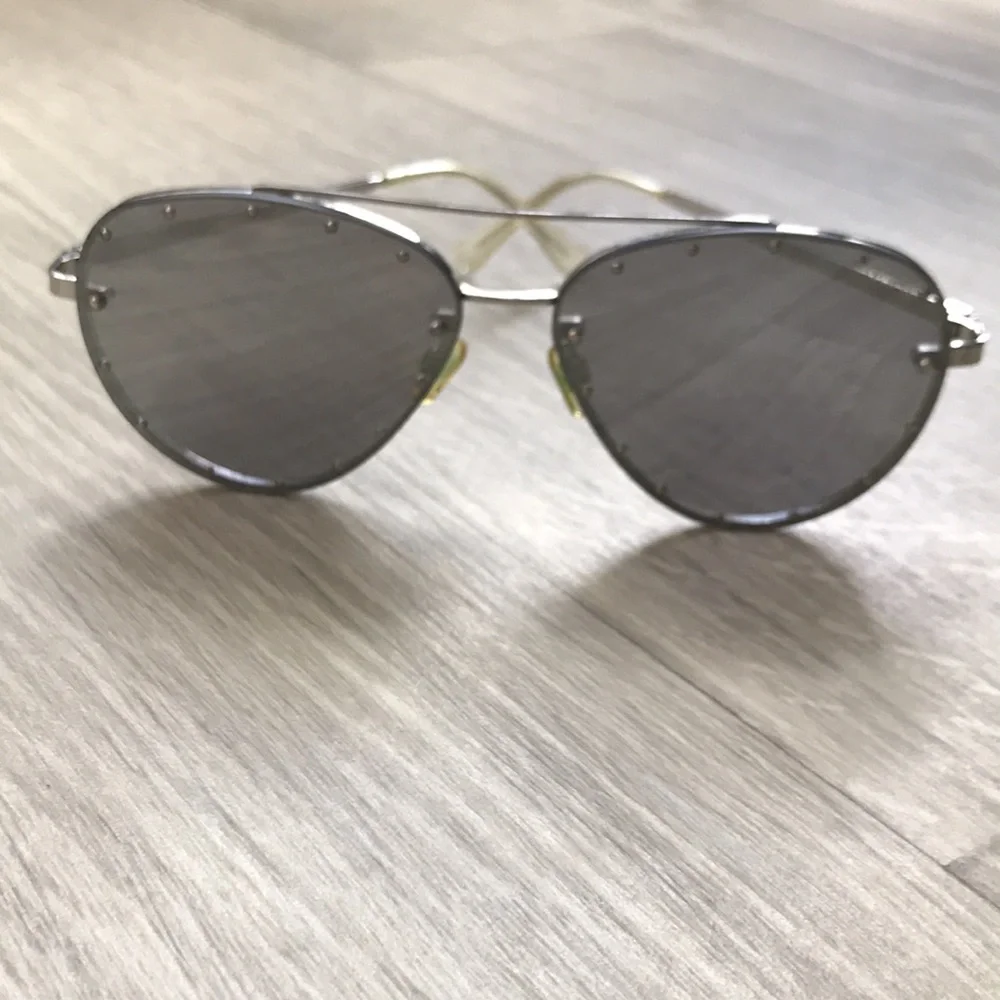 OFFERS WELCOMED - Quay Australia Roxanne Aviator Mirrored Sunglasses Lens Cat 3